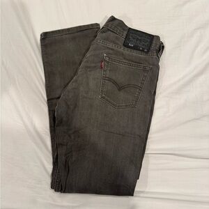 🛍️ Levi straight fit jeans